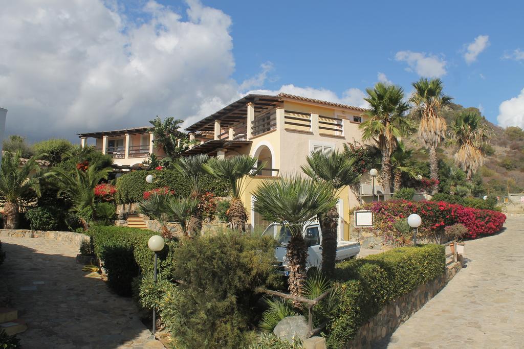 Residence Le Bouganville Villasimius Exterior foto